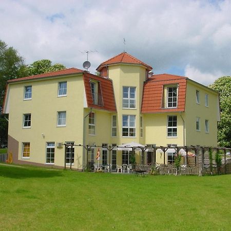 Landhotel Am Peetscher See Mirow Exterior foto